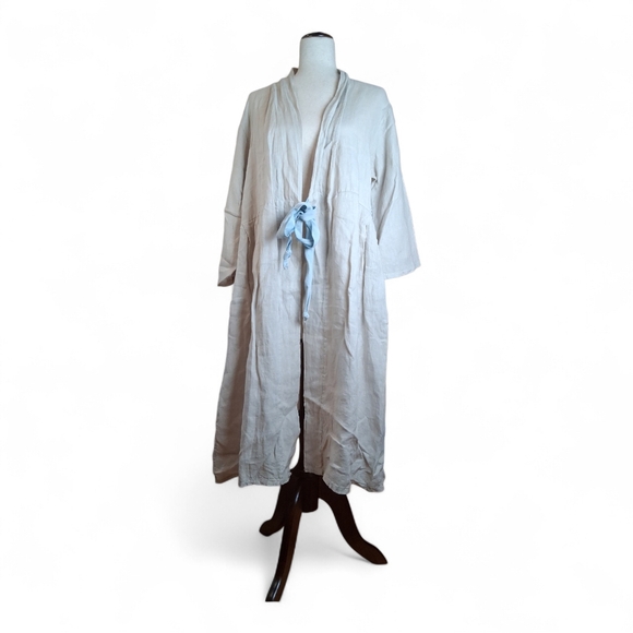Atelier Luxembourg Other - Elegant Cream Kimono with Tie